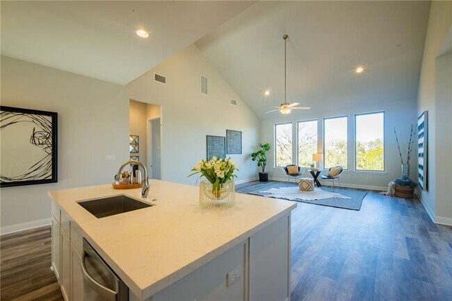 Building Photo - 1329 Deering Creek Dr