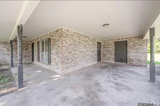 Building Photo - 37520 Butz Rd