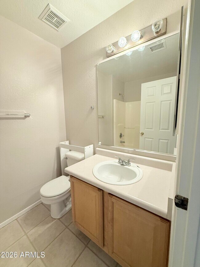 Building Photo - 434 W Fabens Ln