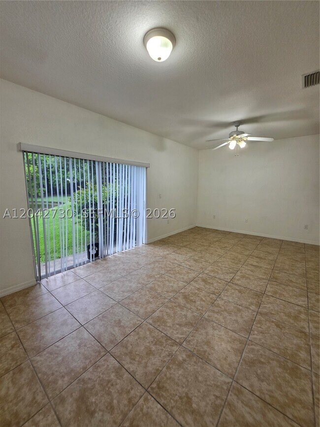 Building Photo - 4906 SW 141st Ave