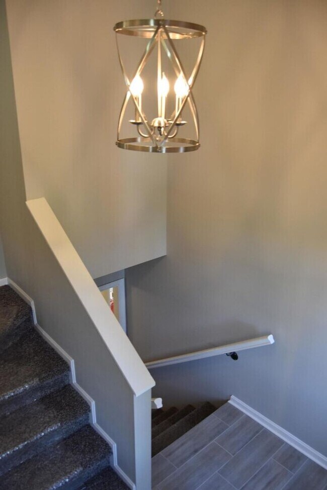 Building Photo - 4BR/3BA | Newly Renovated Single Family Home | Large backyard | In West Knoxville!