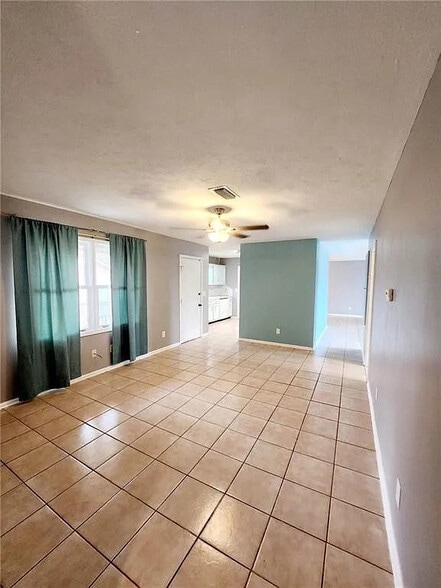 Building Photo - 3808 Overlook Dr