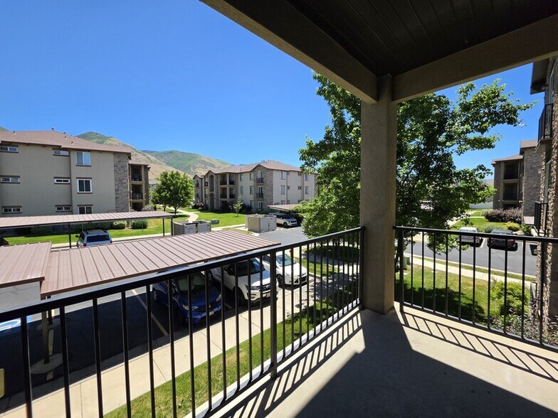 Building Photo - 638 N 400 W