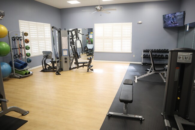 Building Photo - 8226 Green Parrot Rd