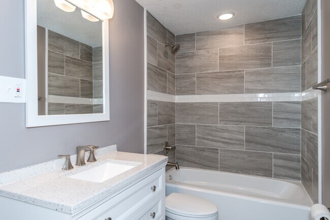 Building Photo - 6450 Chippingdon Dr