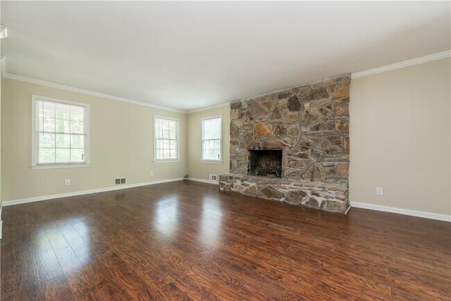 Building Photo - 4140 Gunnin Rd