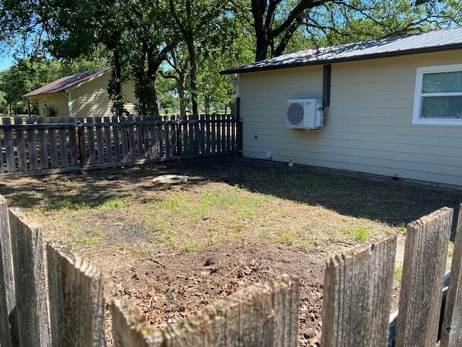 Building Photo - 1549 Ranger Hwy