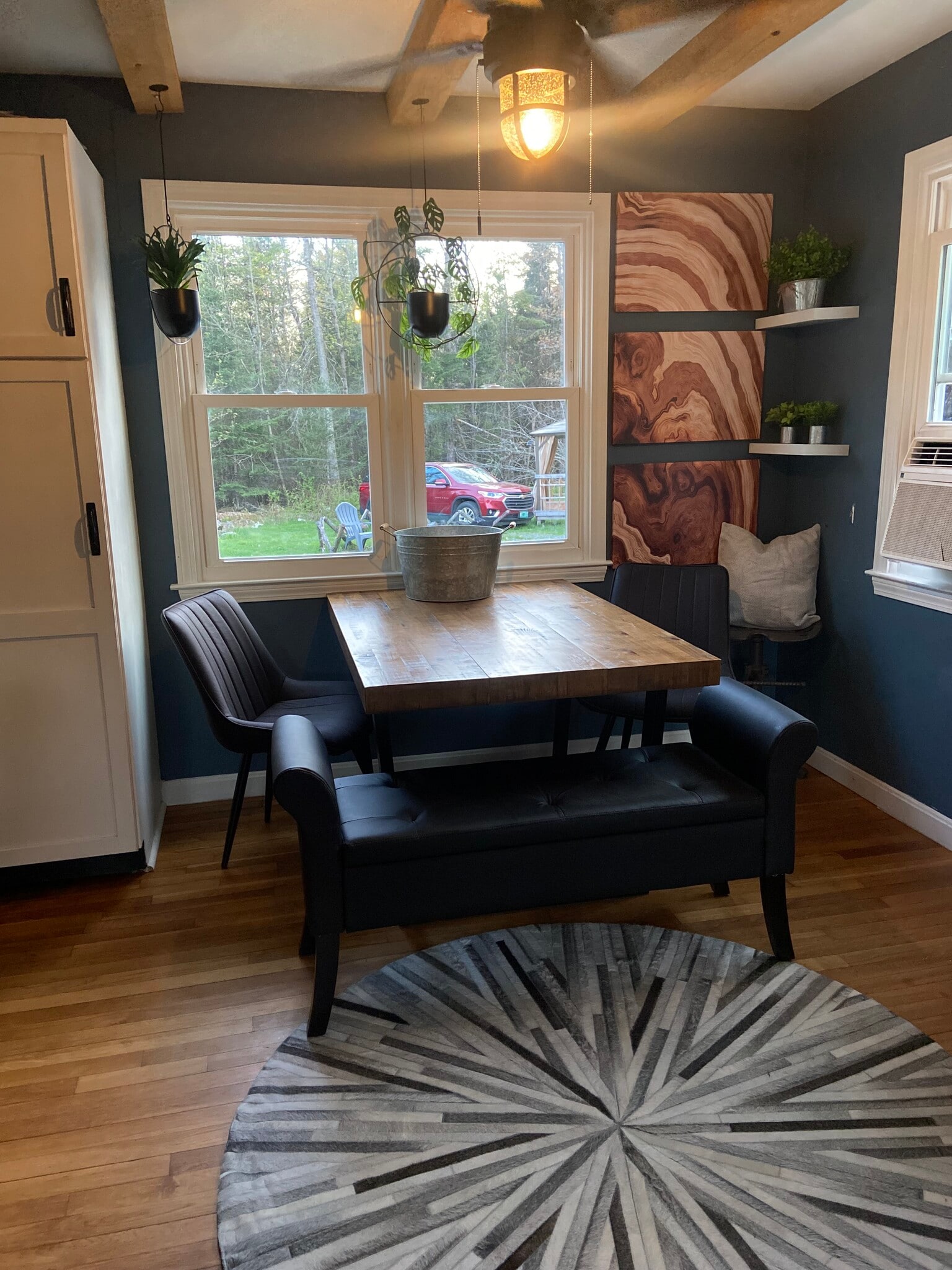 Open plan - 636 Old County Rd N