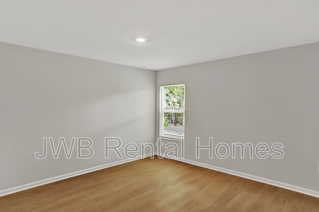 Building Photo - 6009 Dunmire Ave