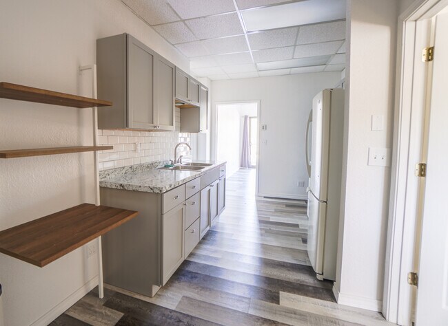 Building Photo - 4 Fisher Creek Dr