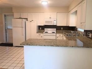 Building Photo - 461 Riverview Ave