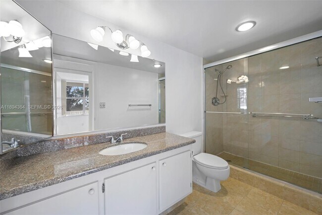 Building Photo - 1300 NE Miami Gardens Dr