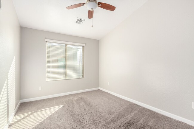 Building Photo - Modern 2-Bedroom Townhouse in Gilbert