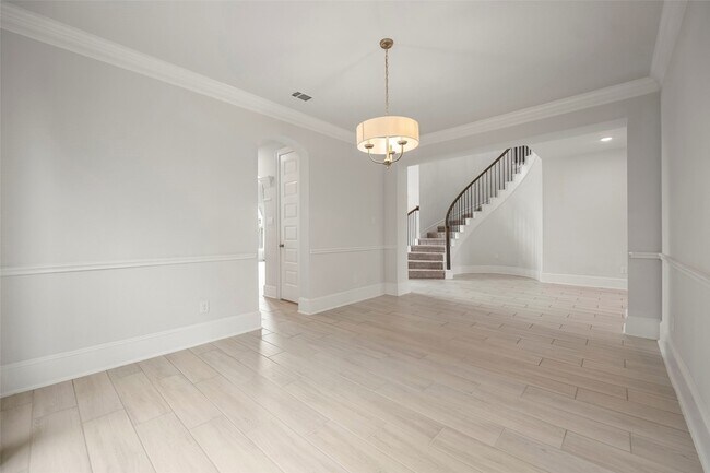 Building Photo - 21215 Central Vly Ln