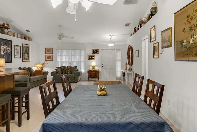 Building Photo - Single-Family Home