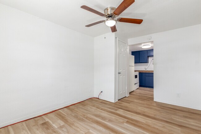 Building Photo - 1846 E Washington St