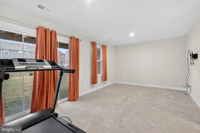 Building Photo - 150 Fletcher Cir