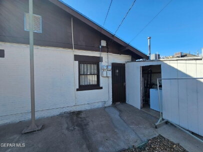 Building Photo - 3615 Pershing Dr