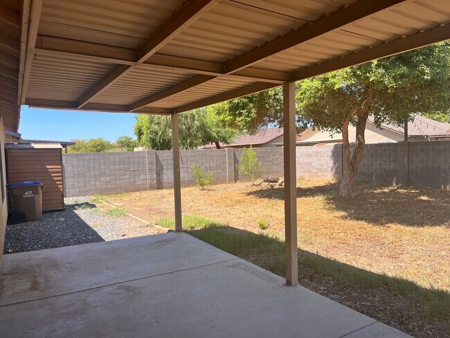 Building Photo - 4872 E Whitehall Dr
