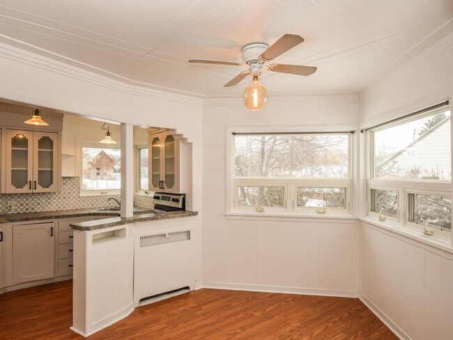 Building Photo - 143 S State St