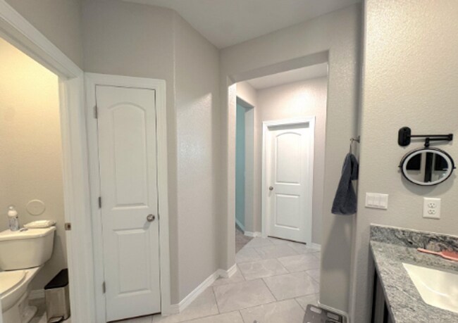 Building Photo - Beautiful 3-Bedroom, 2-Bath Home in East El Paso!