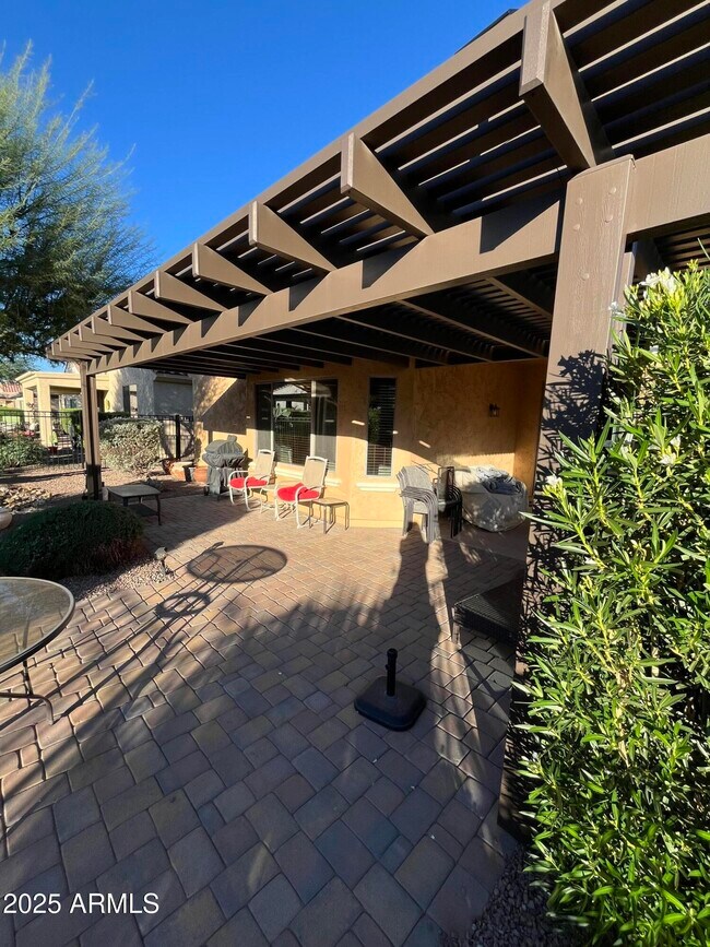 Building Photo - 26197 Vista Dr