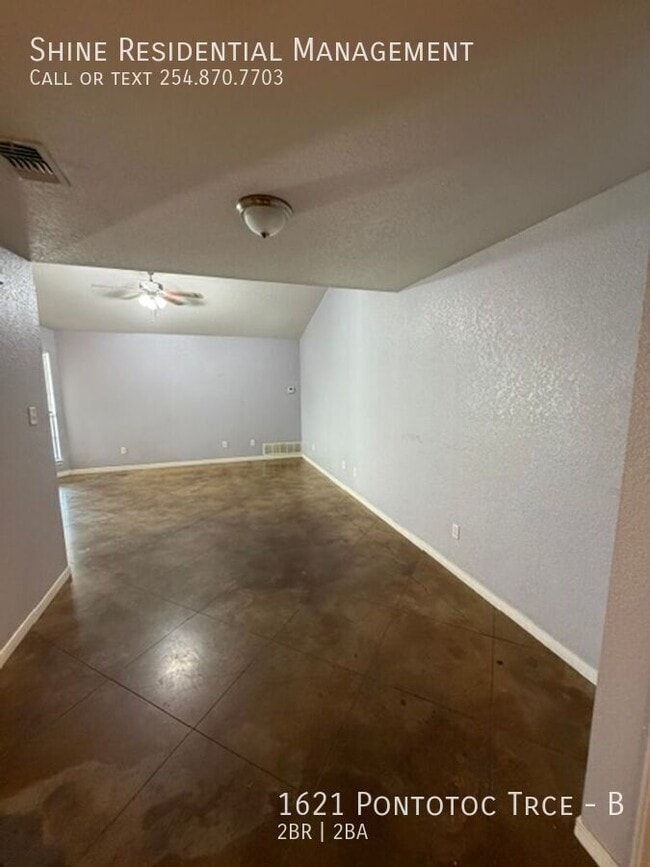 Building Photo - 1621 Pontotoc Trce