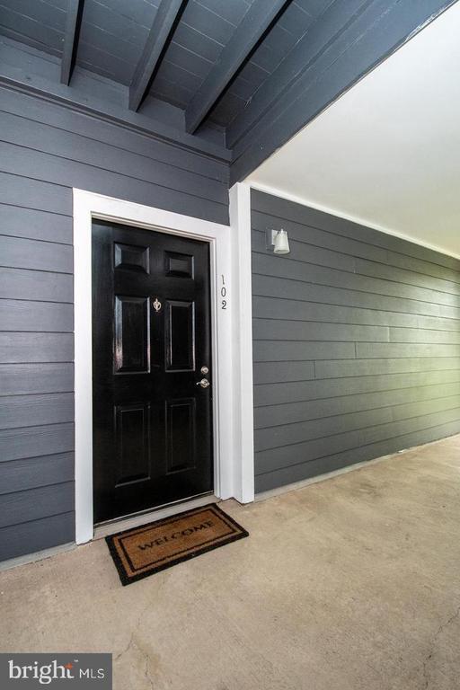Building Photo - 20273 Beechwood Terrace