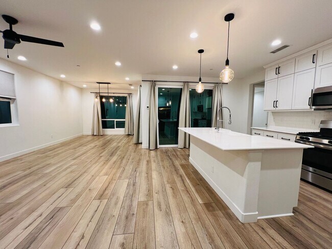 Building Photo - Tesoro Viejo Home- this is home and the community is unlike anything you've experienced before!