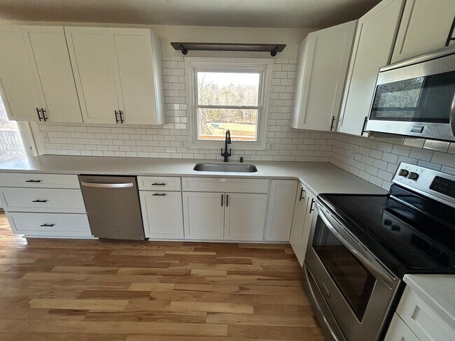 Building Photo - 413 McCarty Hollow Rd