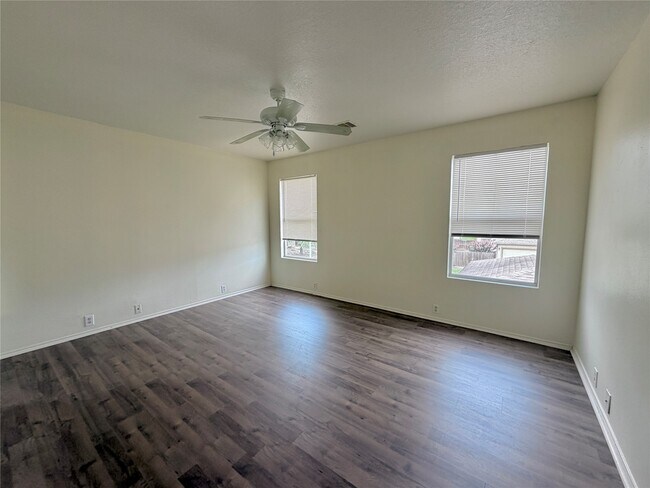 Building Photo - 23854 Township Elm St