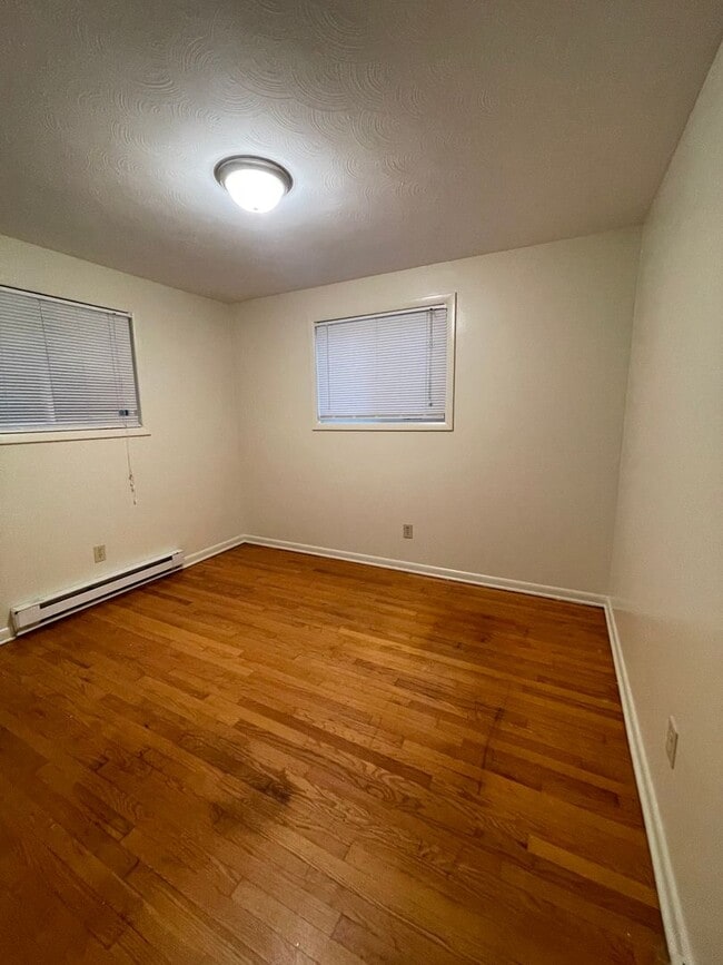 Building Photo - Apartment for Rent