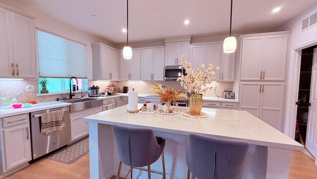 Building Photo - 1580 Blue Moon Ln