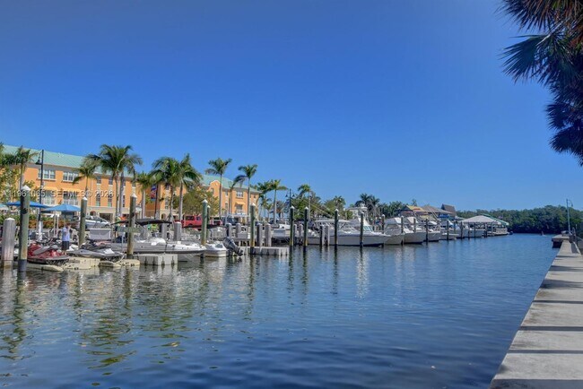 Building Photo - 700 E Boynton Beach Blvd