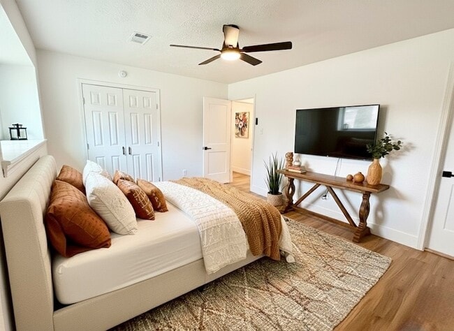 Building Photo - 3726 Heatherbrook Dr