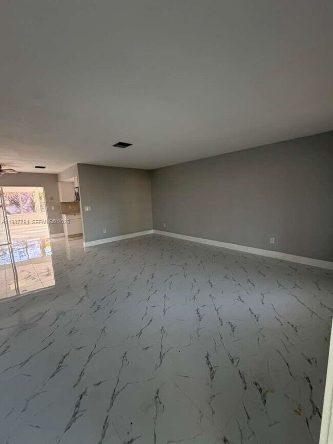 Building Photo - 4030 School Cir