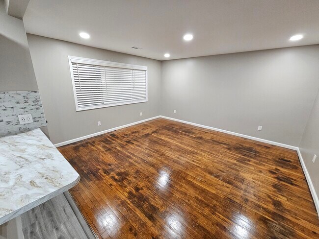 Building Photo - 2323 S Hunter Rd