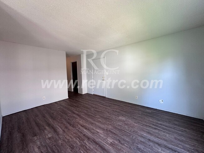 Building Photo - 123-05 Attica-W