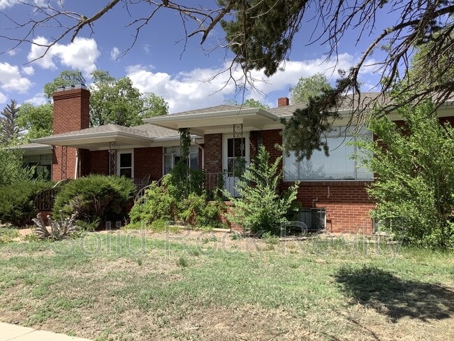 Primary Photo - 1520 E Pikes Peak Ave