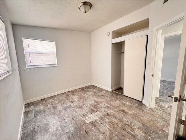 Building Photo - 3501 SW 41st St