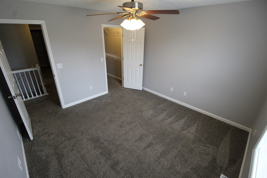 Building Photo - 561 Hampton Way