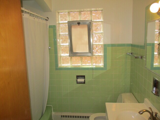 Building Photo - 6170 N Meade Ave