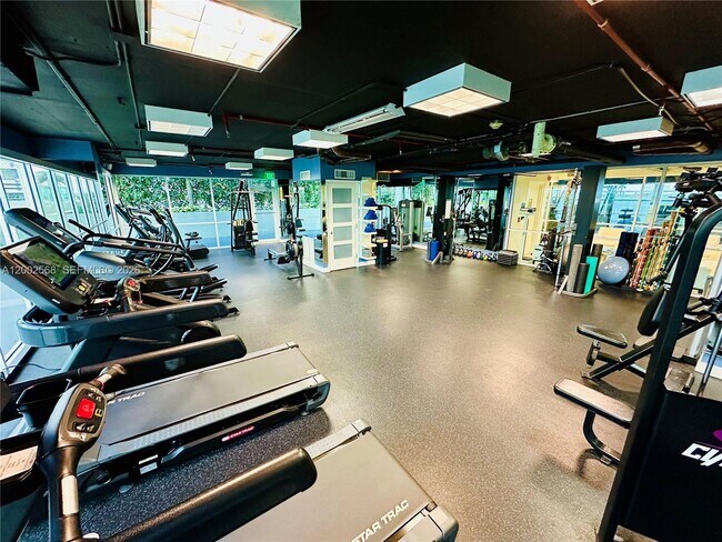 Building Photo - 650 West Ave