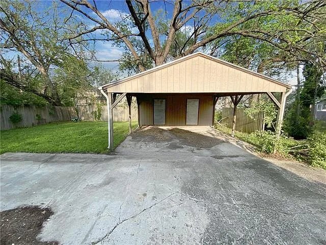 Building Photo - 5807 Olive St