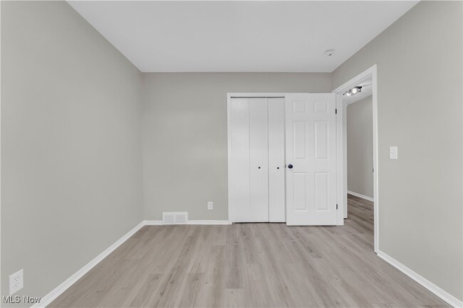 Building Photo - 1392 E 263rd St