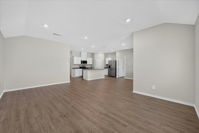 Building Photo - 717 Sweet Pea Dr