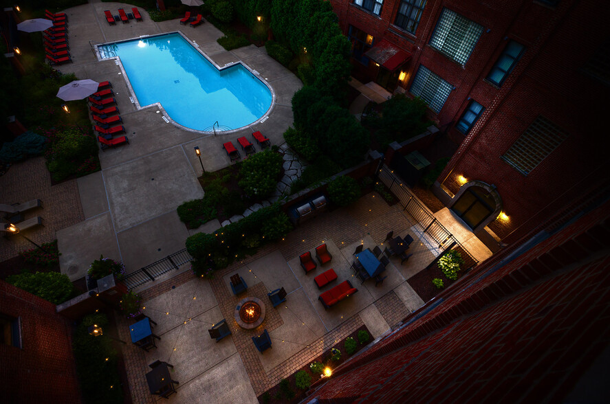 Building Photo - Ovaltine Court