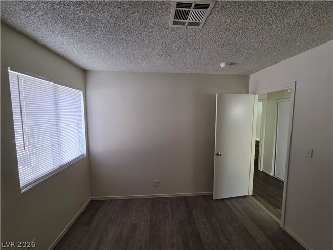 Building Photo - 5049 Spencer St