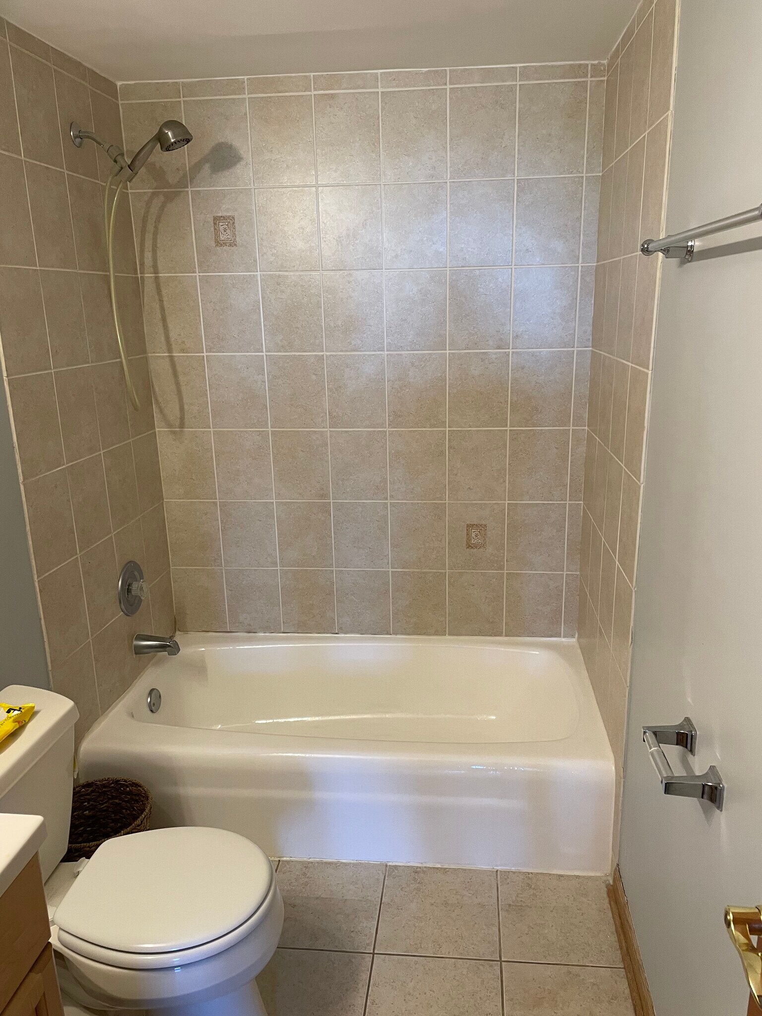 Building Photo - 4600 N Cumberland Ave