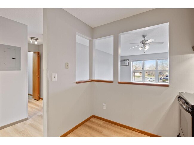 Building Photo - 720 3rd Ave NE